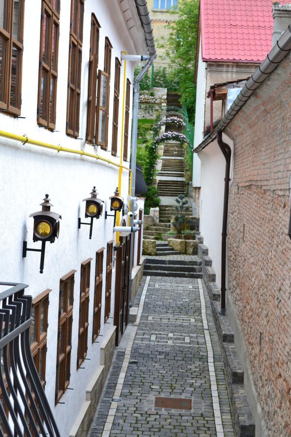 Aparthotel Casa Veche Braşov Esterno foto