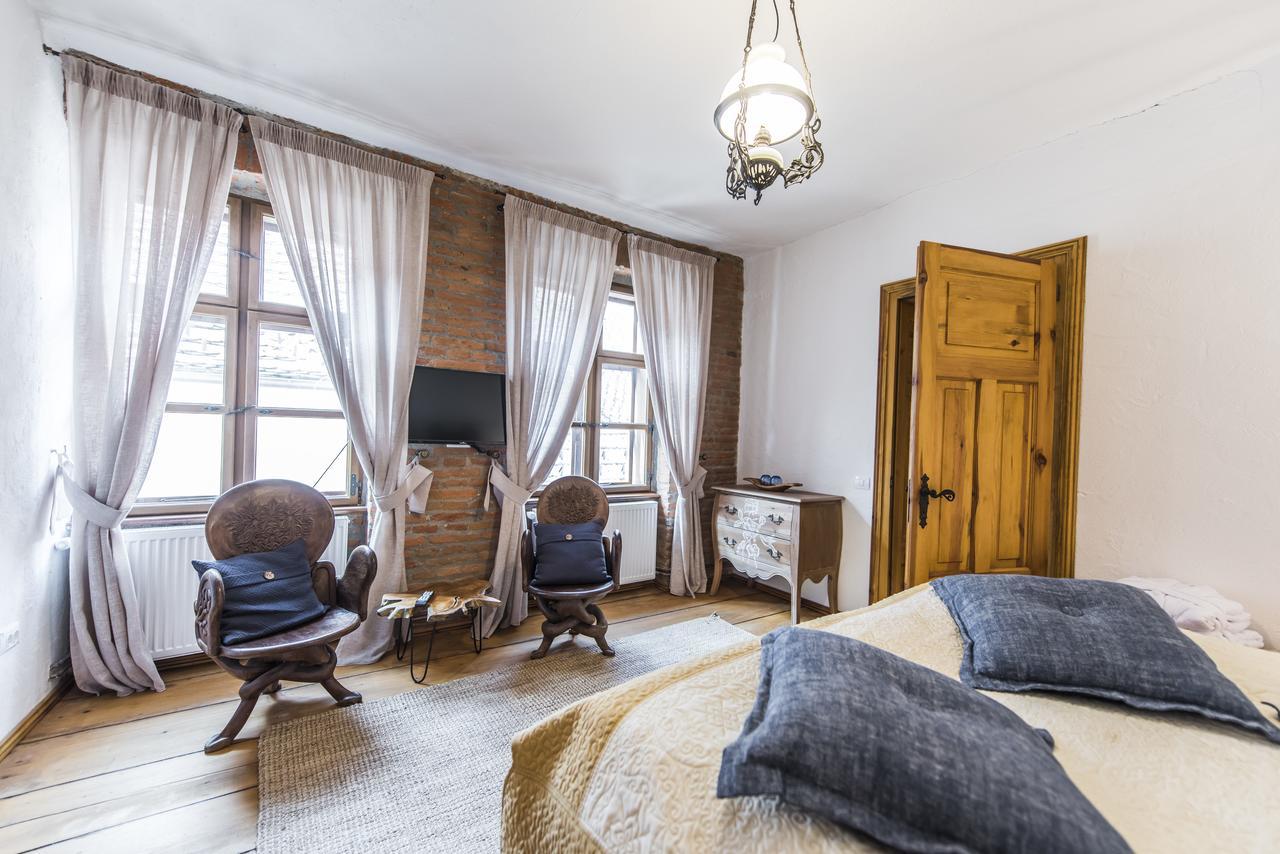 Aparthotel Casa Veche Braşov Esterno foto