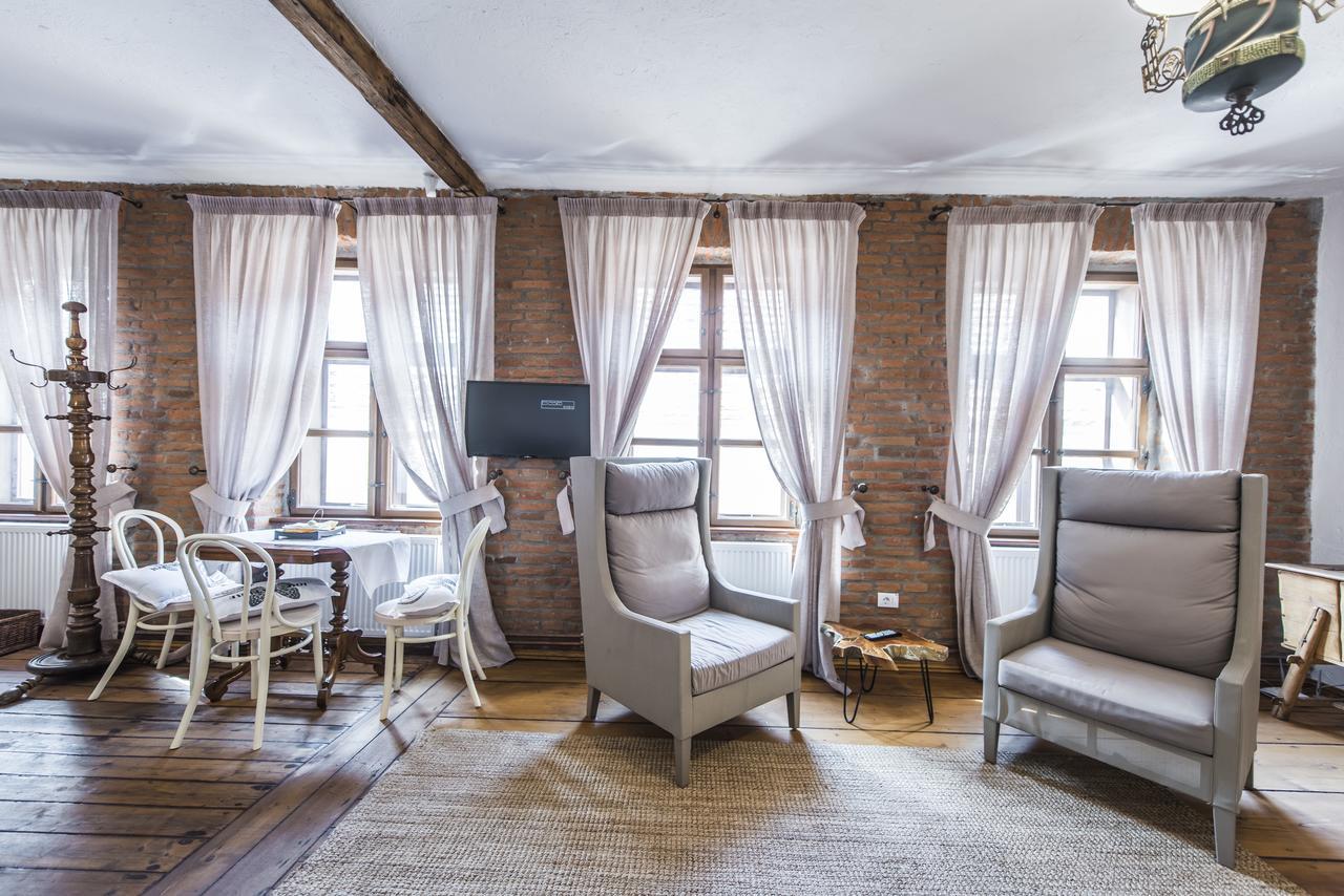 Aparthotel Casa Veche Braşov Esterno foto