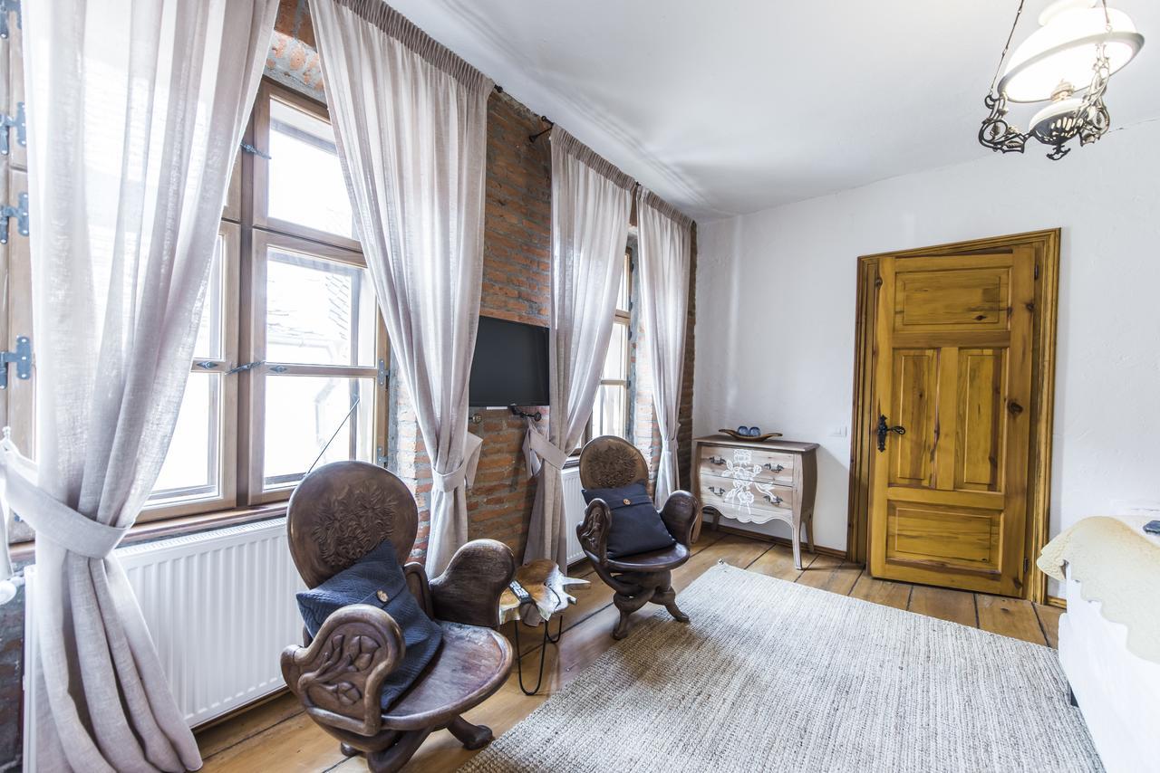 Aparthotel Casa Veche Braşov Esterno foto
