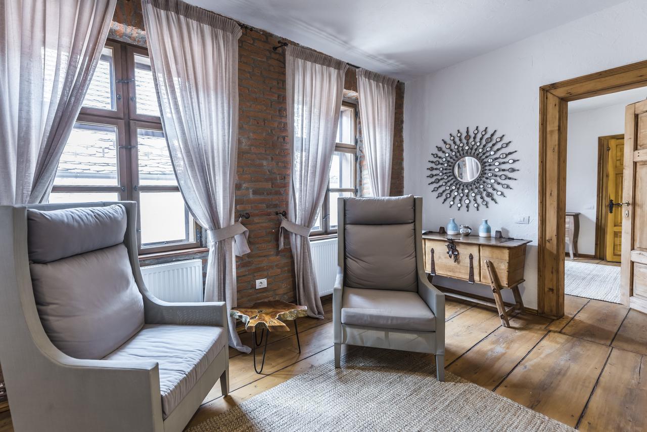Aparthotel Casa Veche Braşov Esterno foto