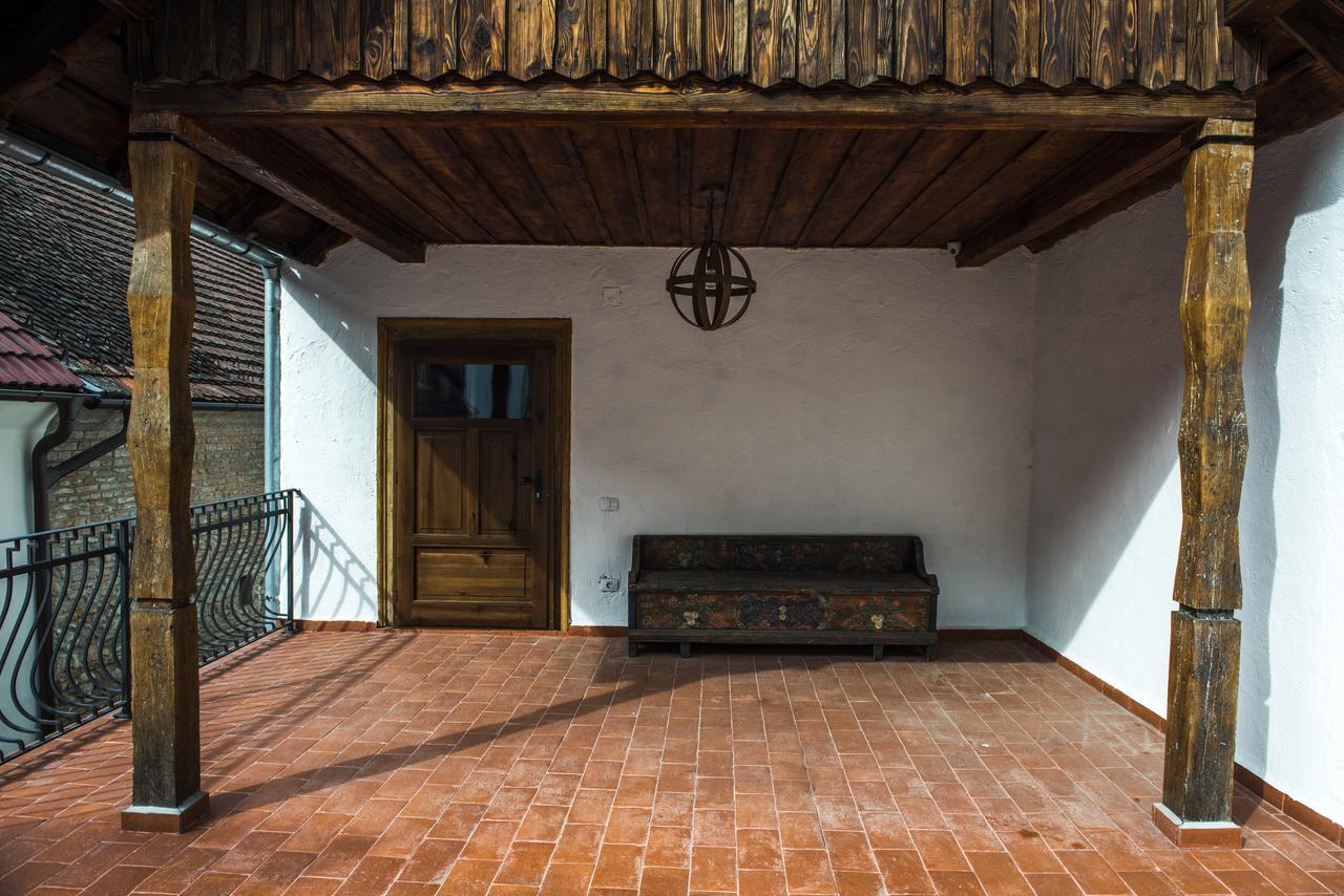 Aparthotel Casa Veche Braşov Esterno foto