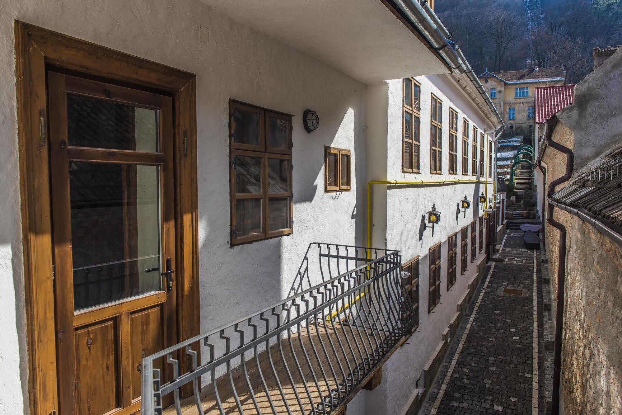 Aparthotel Casa Veche Braşov Esterno foto
